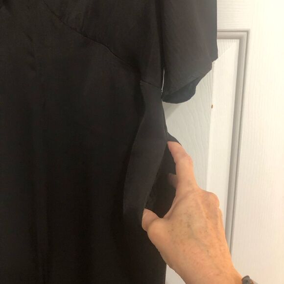 Black silky V-Neck Jumpsuit size Small - Picture 4 of 7